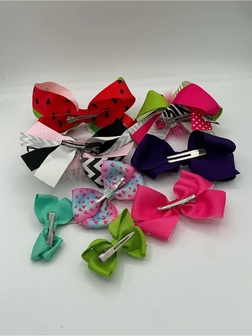 Girls hair bow set 8 medium size bows and 2 medium sizeponytail holders